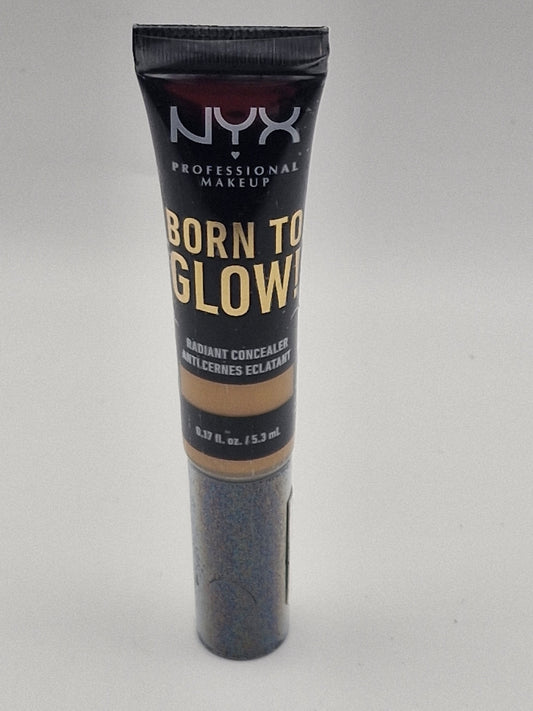 NYX Professional Makeup Born to Glow Radiant Concealer, Iridescent Finish, Reduces Under Eye Circles, Highlight and Contour, Vegan Formula