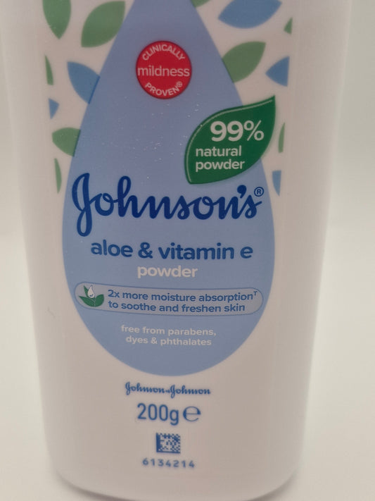 Johnson & Johnson Baby Protective Cornstarch Powder with Aloe Extract, 9 oz