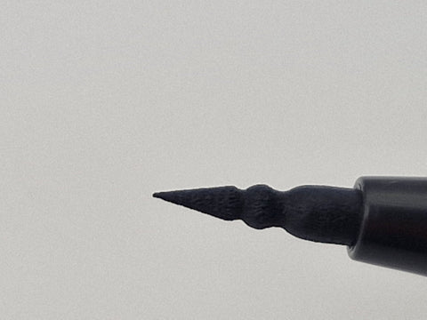 Gemey Maybelline New York Eye Liner Master Précise Curvitude 01