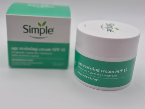 Simple Regeneration Age Resisting Face Cream SPF 15 with 3% Glycerin, Green Tea and Mushroom Extract Anti-Ageing Moisturiser 50 ml