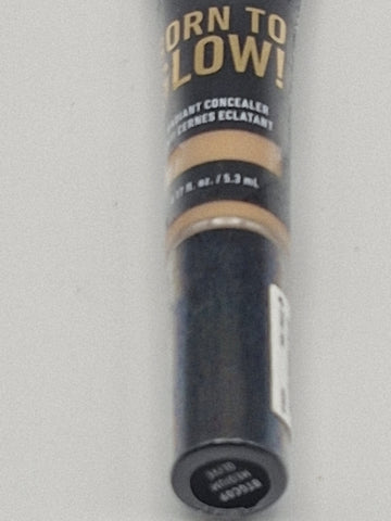 NYX Professional Makeup Born to Glow Radiant Concealer, Iridescent Finish, Reduces Under Eye Circles, Highlight and Contour, Vegan Formula