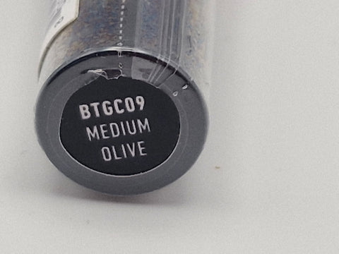 NYX Professional Makeup Born to Glow Radiant Concealer, Iridescent Finish, Reduces Under Eye Circles, Highlight and Contour, Vegan Formula